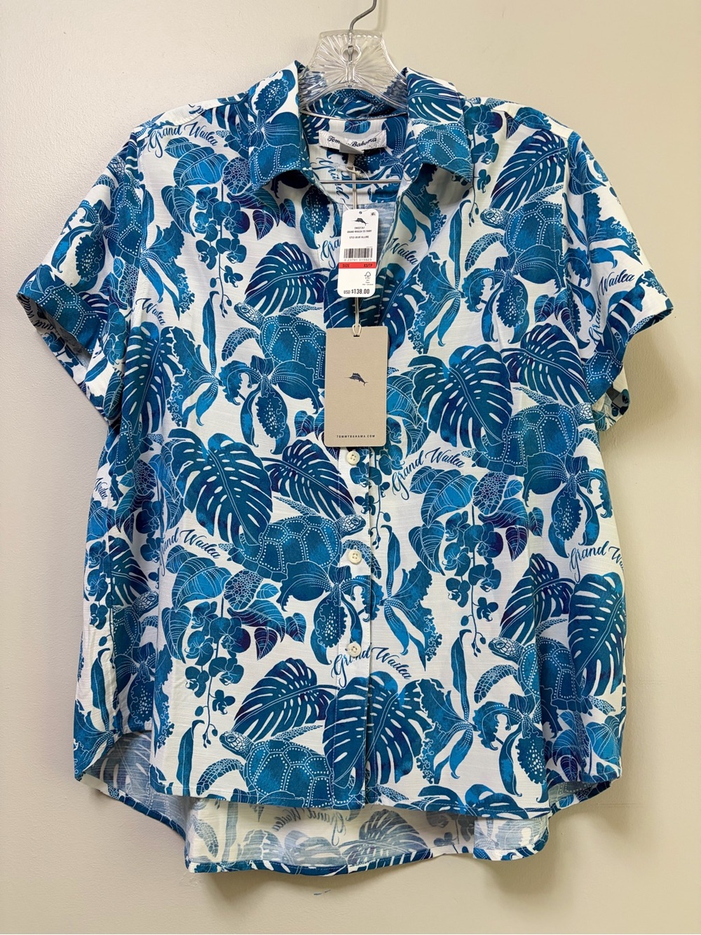 Tommy Bahama Women's Grand Wailea Woven Shirt in the color "Blue Allure"
Size XS